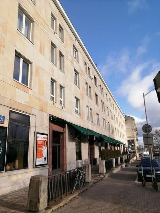 Klimatyczne Mieszkanie W Doskonalej Lokalizacji Warsaw